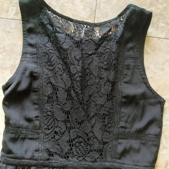 American Eagle Outfitters Black Crochet Lace Back sleeveless mini dress, size 00 - Picture 3 of 8